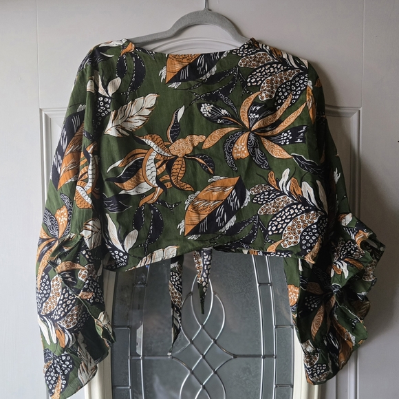 Spoon Jeans Green Floral Crop Top & Shorts Set - Picture 3 of 7